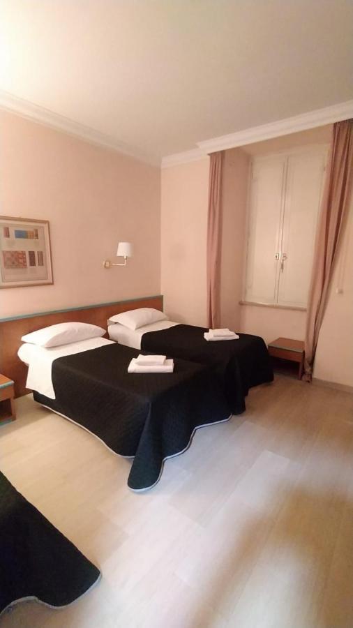 Camera Deluxe Matrimoniale/Doppia con Letti Singoli