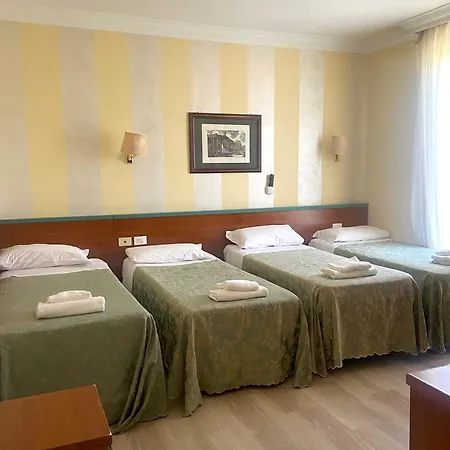 Hotel Center 1-2