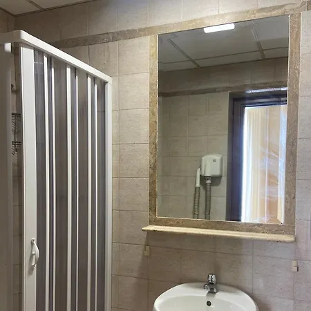Hotel Center 1-2